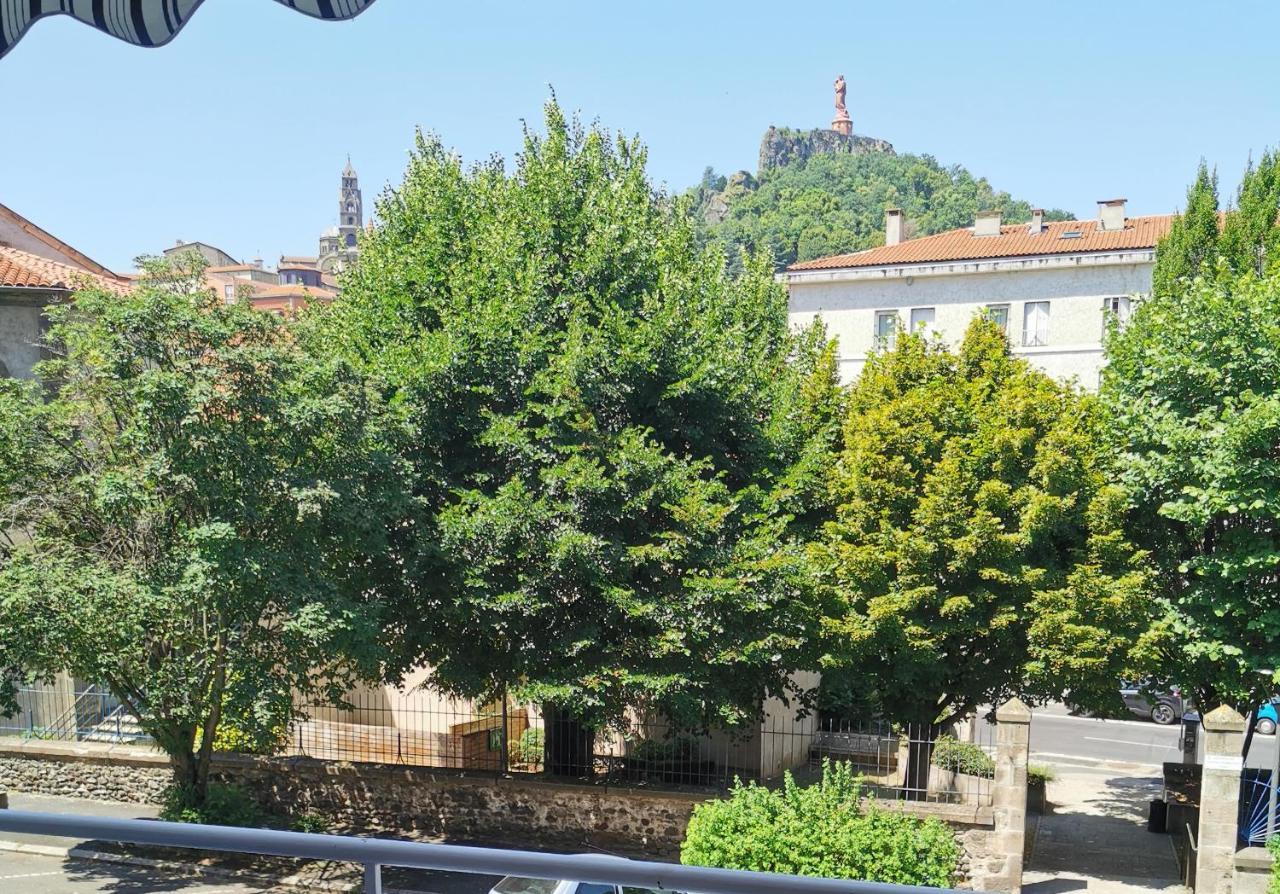 Chambre Privee Dans Appart Partage, Centre Ville, Avec Vue Sur Les Monuments Le Puy-en-Velay المظهر الخارجي الصورة
